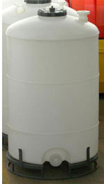 cisterna di plastica - polietilene -
  resistente alla maggior parte degli acidi, delle basi e degli oli -
  base in ferro altezza 10 cm o versione H 50 cm
  - disponibile vasca di contenimento raccolta
