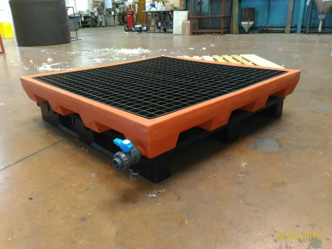 vasca pavimento saldata a pallet per uso su scaffalatura